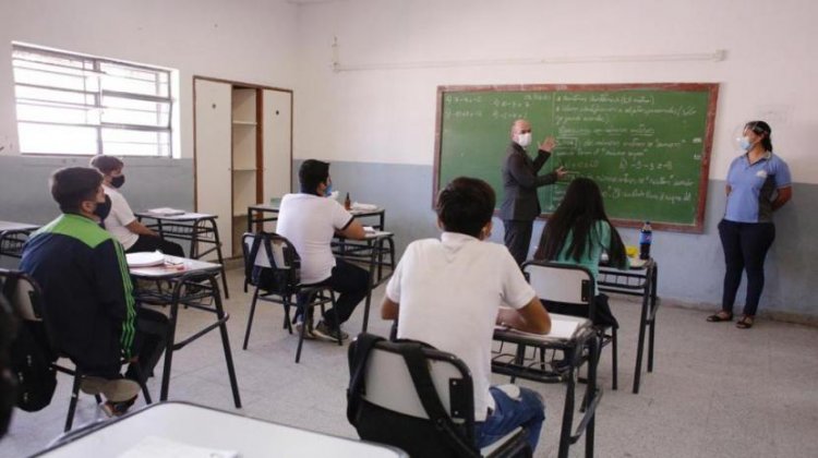 Los maestros volvieron a las aulas