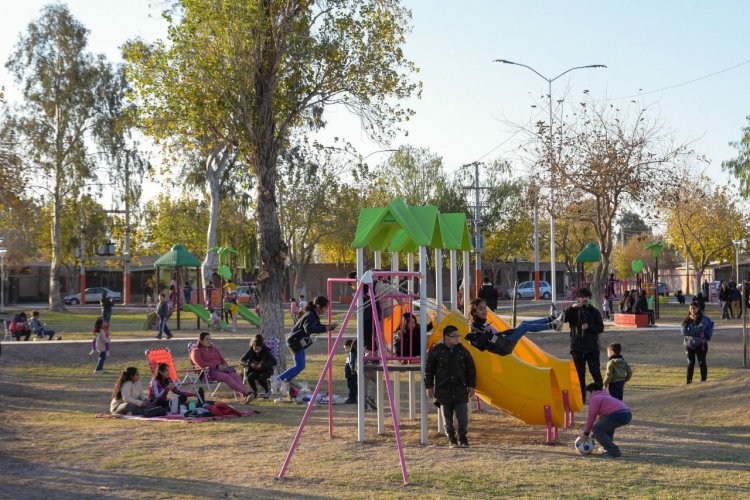 La Plaza del Barrio Los Andes reconvertida a un Parque de Juegos infantiles