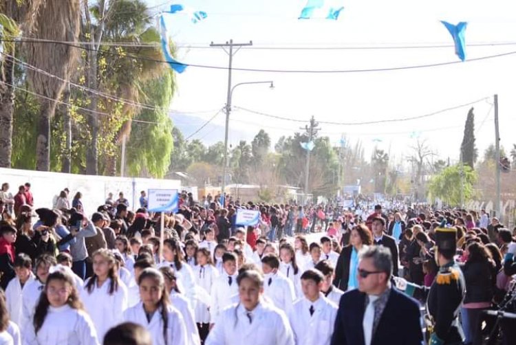 Sarmiento festejo el 9 de Julio con un desfile Cívico Militar
