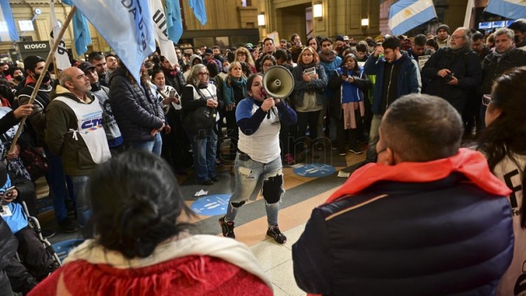 Movimientos sociales anunciaron una marcha y cortes para el 20 por un salario básico