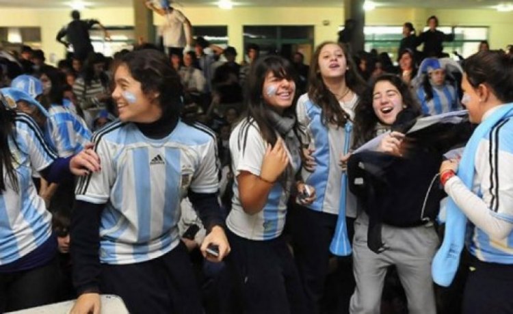 Educación: “Hay que transmitir los partidos del Mundial en las escuelas”