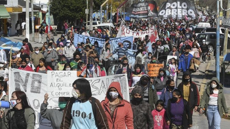 Organizaciones sociales marchan en todo el país por el Salario Básico Universal