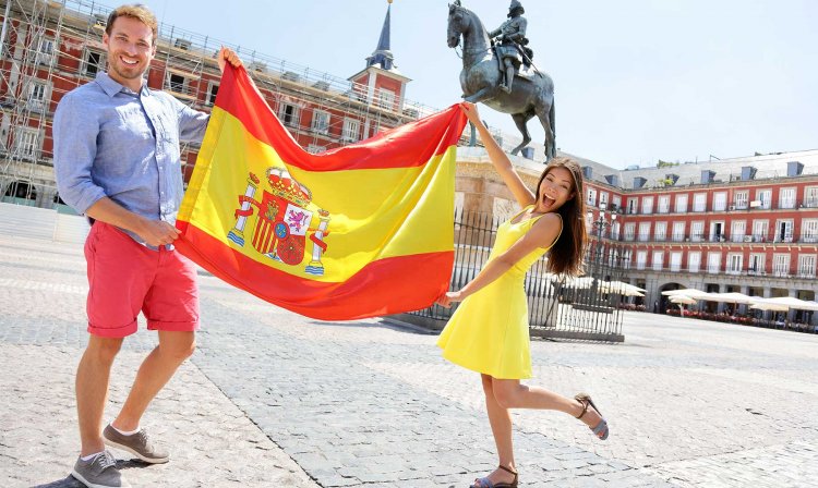 España aprobó una reforma que flexibiliza los requisitos para miles de trabajadores extranjeros