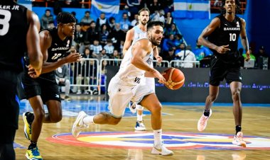 El show de Campazzo en el triunfo de Argentina: pase de caño y una jugada que encendió a todo el estadio