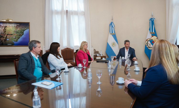 Las nuevas autoridades del Centro Comercial de la Capital visitaron al gobernador