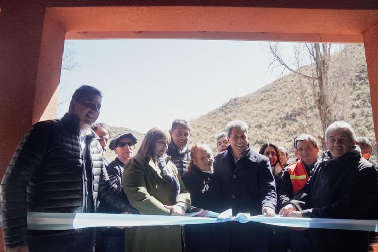 Uñac inauguró obras y otros beneficios para Valle Fértil