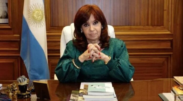 Cristina Fernández se defenderá hoy por las redes sociales