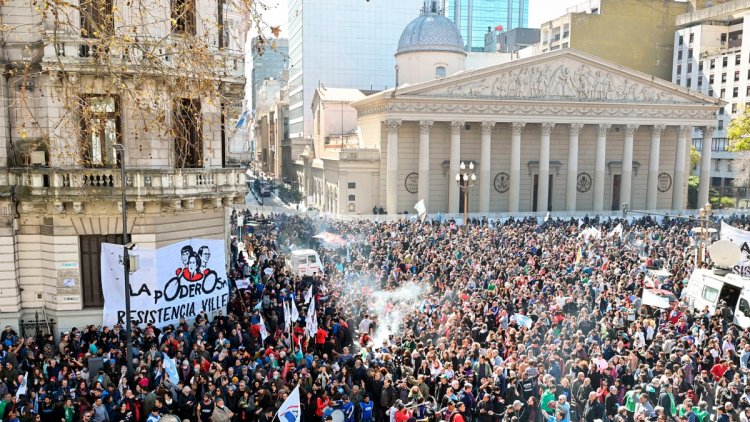 "La paz social es una responsabilidad colectiva", el documento leído en Plaza de Mayo