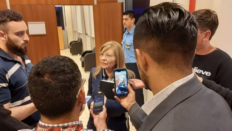 Gobierno y gremios acordaron un aumento salarial del 35%, alcanzando un 100% anual