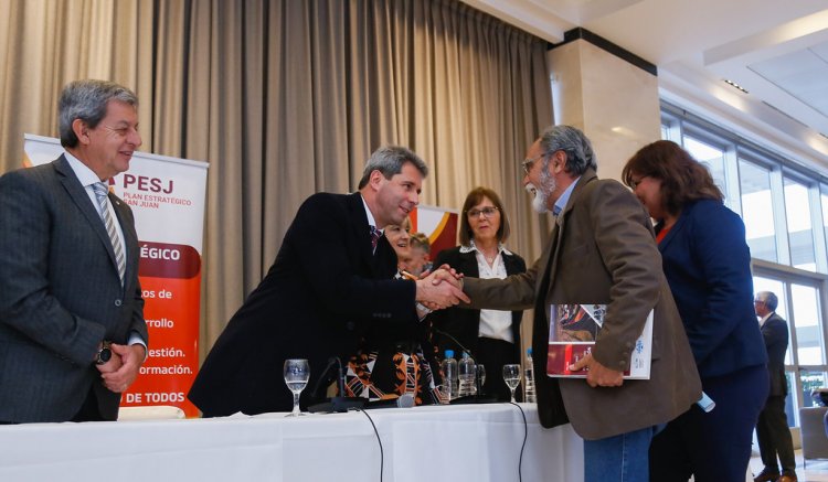 4 municipios recibieron sus Planes Estratégicos