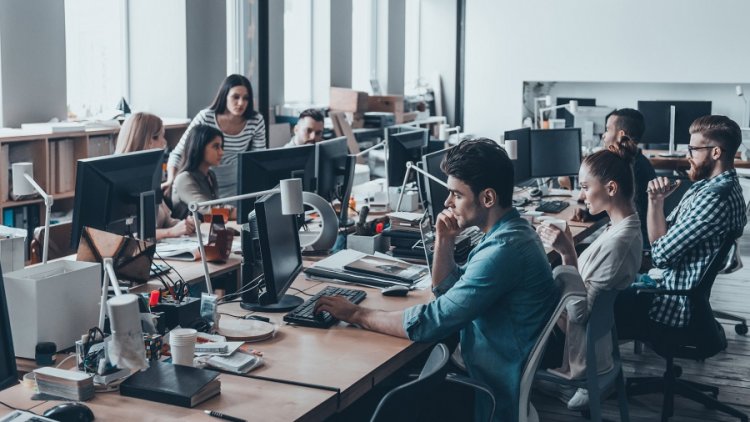 El 61,7% de la población ocupada cobraba hasta $66.552, según el Indec