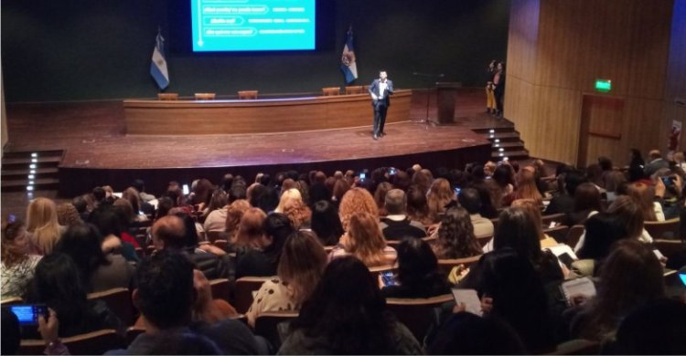 Escucha activa, en pos del cuidado de la salud mental de los estudiantes