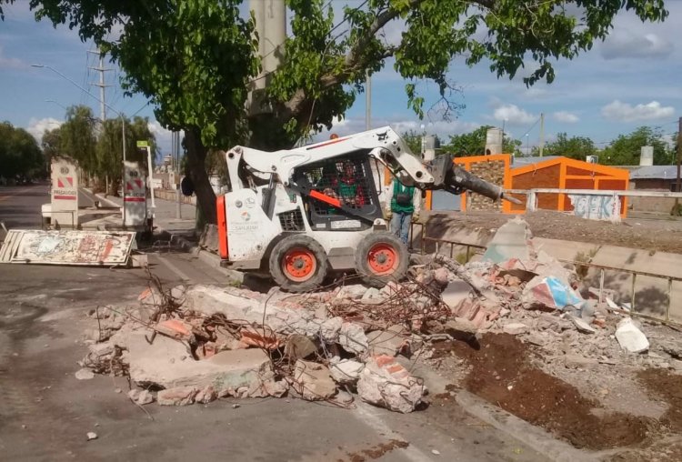 Capital erradicó kioscos abandonados que representan un riesgo para la comunidad