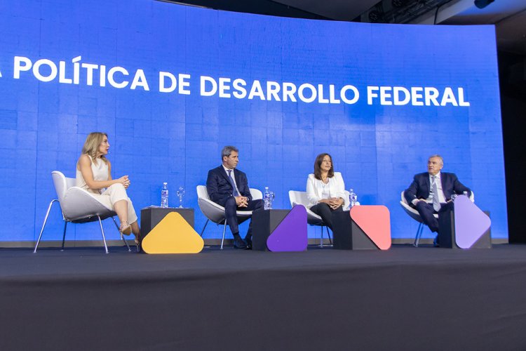 Uñac en la UIA "establecer un esquema, un camino y respetarlo en el tiempo trae beneficios"