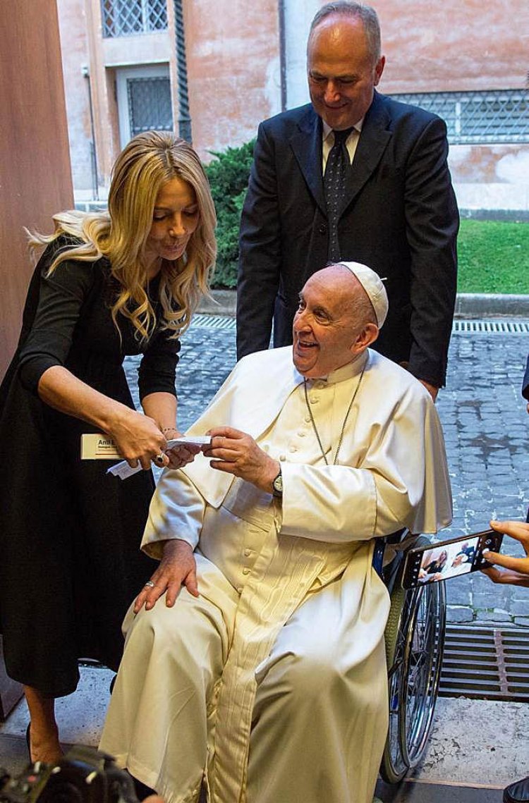 Francisco recibió a Fabiola Yáñez en el Vaticano