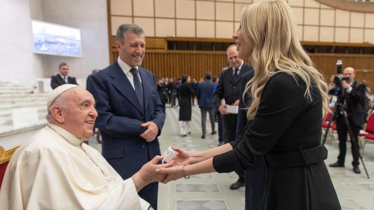 Francisco recibió a Fabiola Yáñez en el Vaticano
