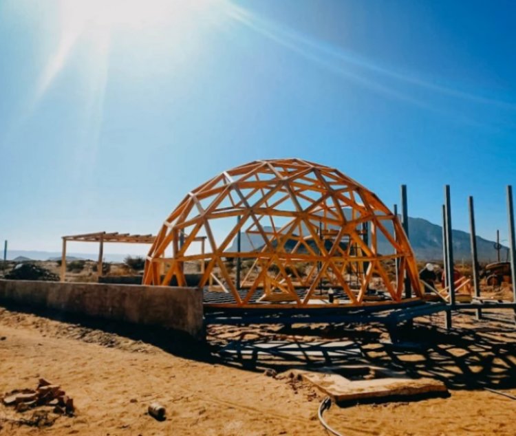 La obra de los “Eco Domos Ischigualasto” superó el 40% de avance