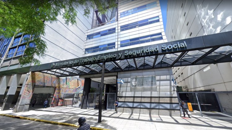 Acordaron un aumento del 20% del salario mínimo en cuatro tramos