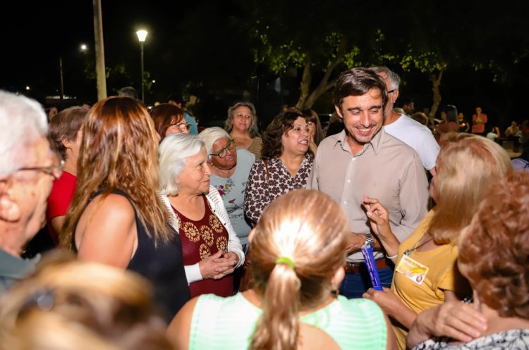 B° Misiones con  luz LED y obras en plaza Juan Pablo II