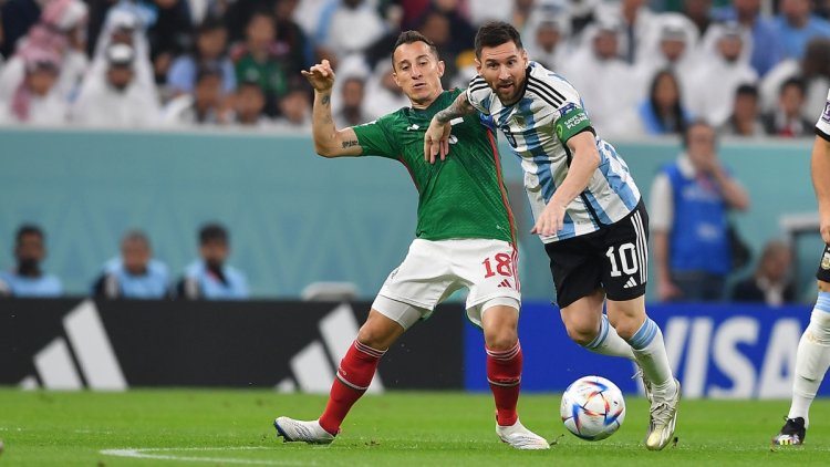Argentina empata con México en un trabado partido