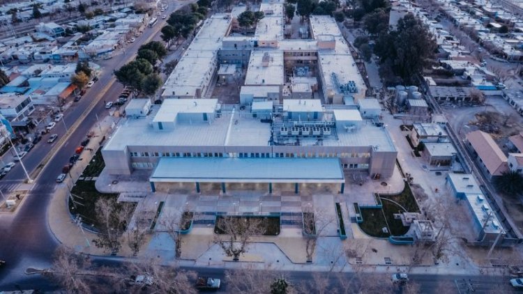 Carla Vizzotti llega  para inaugurar la ampliación del Hospital Marcial Quiroga