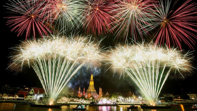 El Mundo recibe AÑO NUEVO