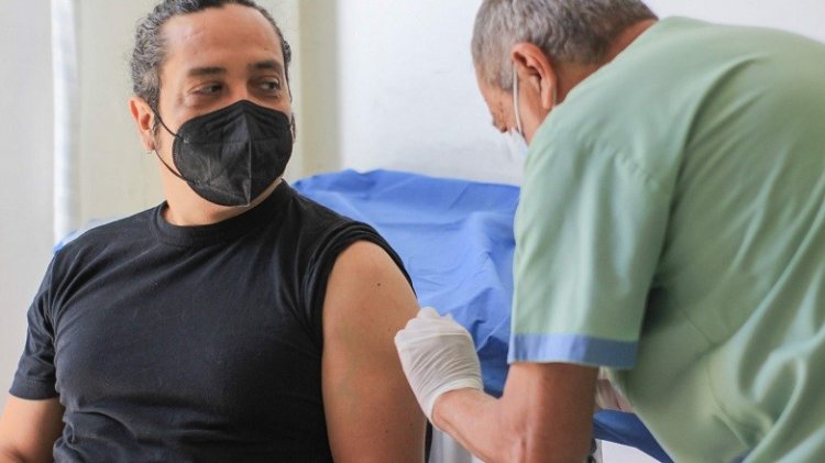 Habilitan la colocación de la quinta dosis contra el COVID-19