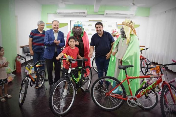 En Pocito los Reyes siguen dibujando sonrisas