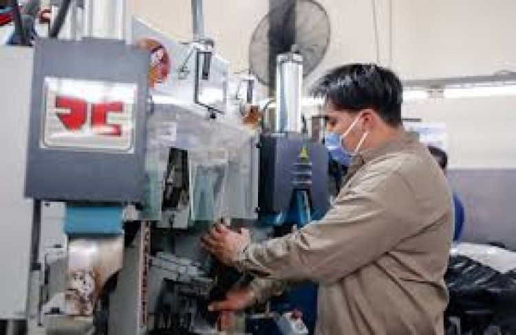 Capital: Más de 3060 jóvenes entrenados en el mercado laboral privado