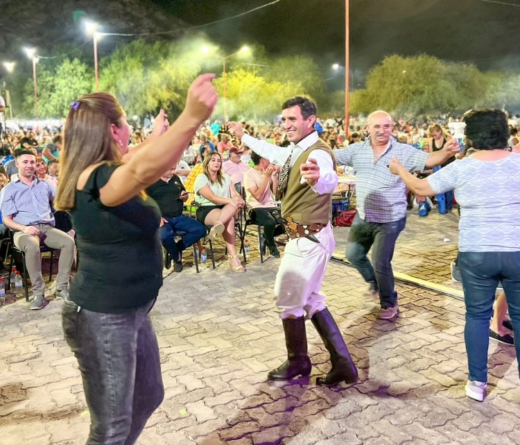 Segunda noche de las Peñas de la Familia con una Multitudinaria convocatoria