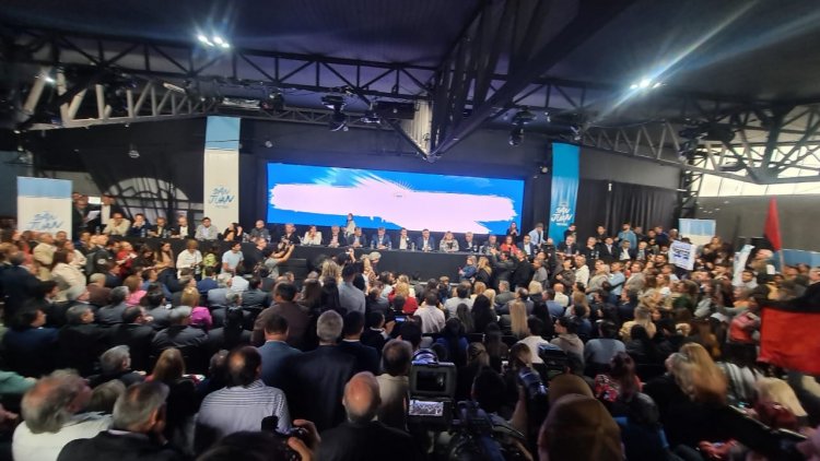 Uñac presentó el frente San Juan por Todos