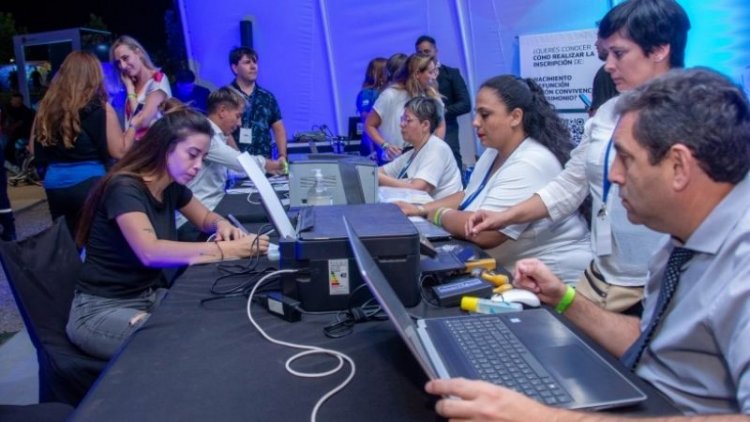 FNS: el Camión Fábrica de DNI se queda hasta el domingo