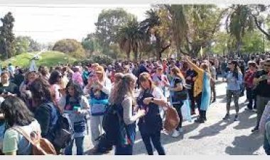 Directores de 36 secundarias no informarán inasistencias de quienes adhieren al paro