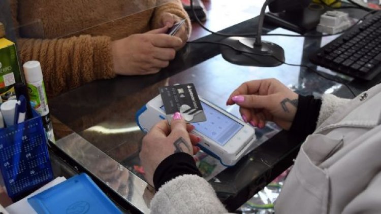 AFIP : hasta cuánto se puede gastar sin que los bancos lo informen