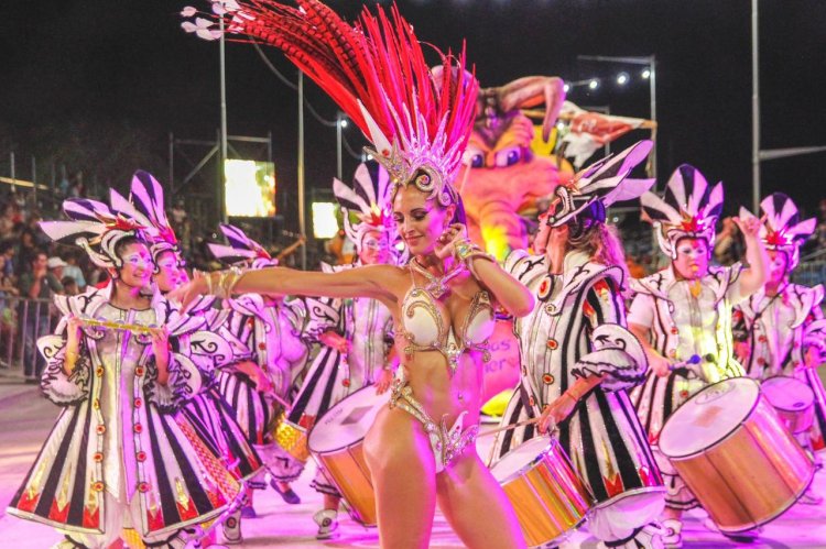 Más de 60,000 personas participaron del carnaval de chimbas en las tres noches
