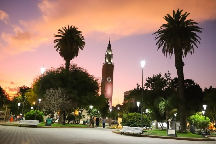 La Plaza 25 de Mayo vuelve a lucir deslumbrante