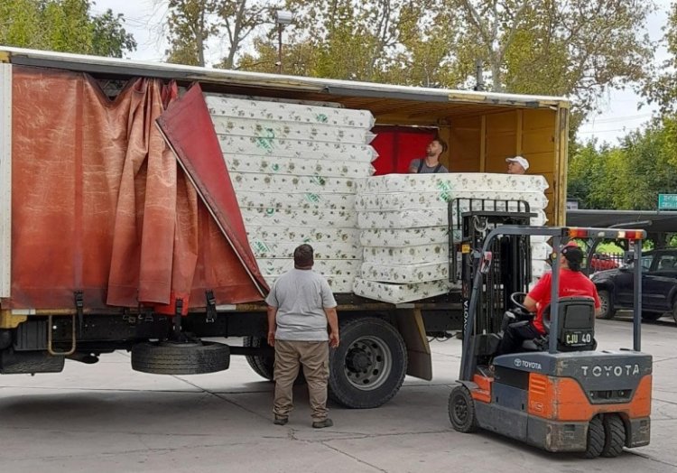 Educación renueva camas y ropa de camas de Escuelas Albergues