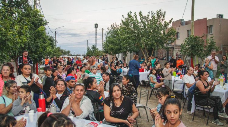 El Barrio Conjunto 12 se suma a la iluminación Led  03 de abril 2023