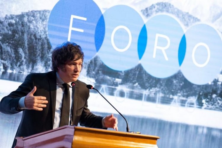 Milei explicó su plan de dolarización ante empresarios