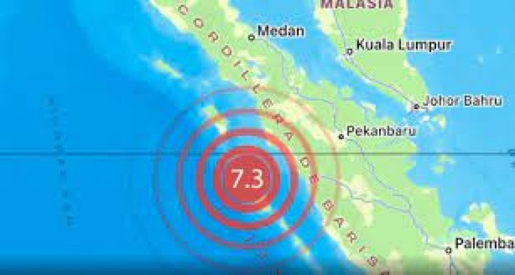 Terremoto de 7,3 sacudió Indonesia y emiten alerta de tsunami