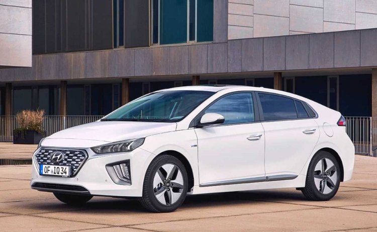 Se patentaron 717 autos eléctricos e híbridos durante el primer trimestre