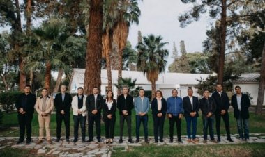 Uñac  recibió a 12 de los 14 intendentes electos en Casa de Gobierno