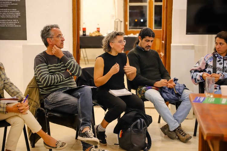 Baistrocchi escuchó a los gestores culturales de Capital