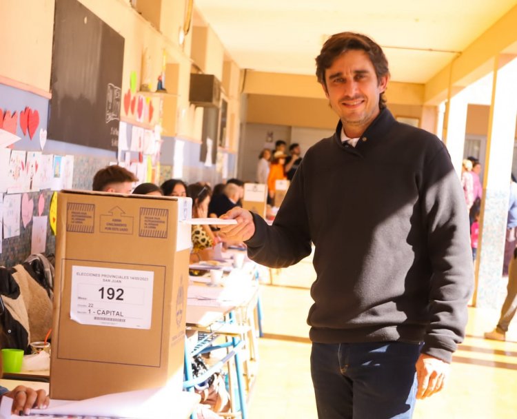 Baistrocchi: "Votar hoy es el mejor homenaje a 40 años del retorno de la democracia"