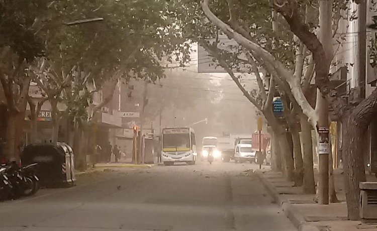 Prevén fuertes ráfagas de viento Sur en la tarde