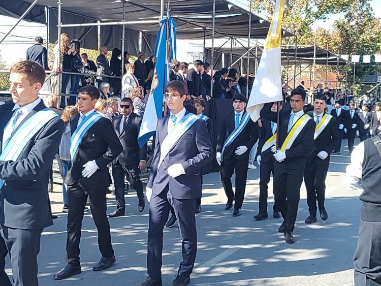 San Juan vivió el tradicional desfile cívico militar por el 25 de Mayo