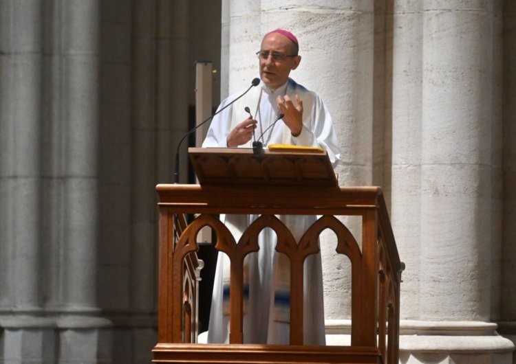 Un sacerdote llamó "gay" y "kirchnerista" al nuevo Obispo de Buenos Aires