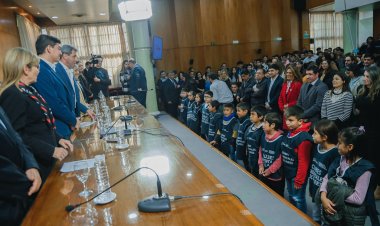 El gobernador Uñac tomó la Promesa del Club Ambiental escolar