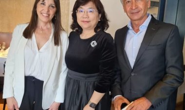 Laciar y Basualdo con Miao-Hung Hsie, representante del Gobierno de Taiwán