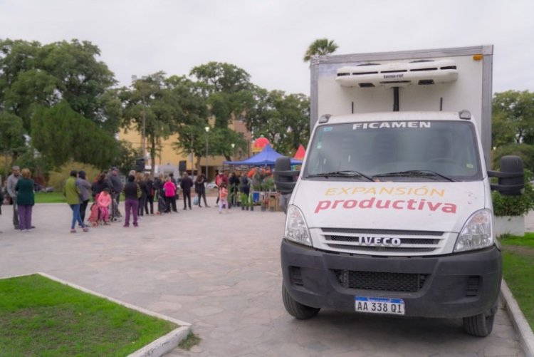 El camión de frutas y verduras llega a Rivadavia